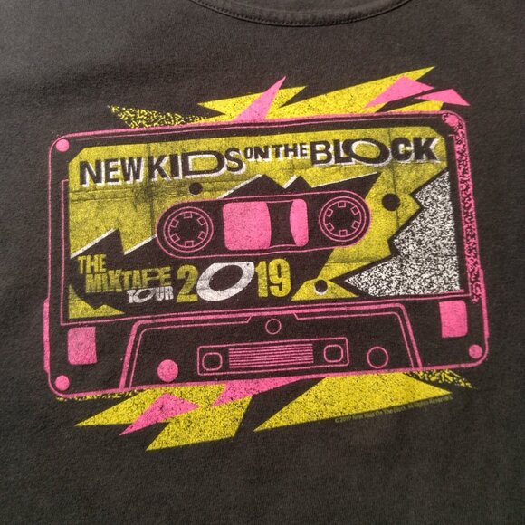 New Kids On The Block Tank Top XL Mix Tape Tour 2019 Boy Band Pop Music Cassette - Picture 4 of 9